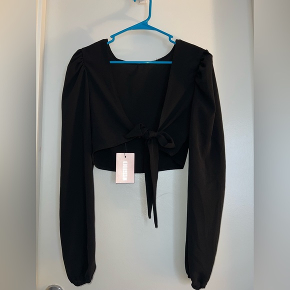 Black crop with a back tie - Picture 2 of 2